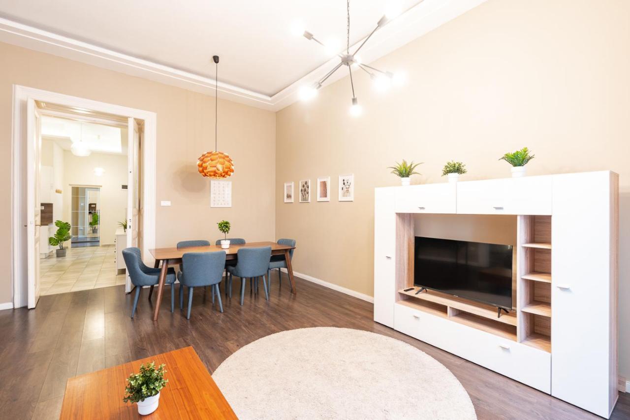 Spacious Luxury Apartment At The Heart Of Budapest Exterior foto
